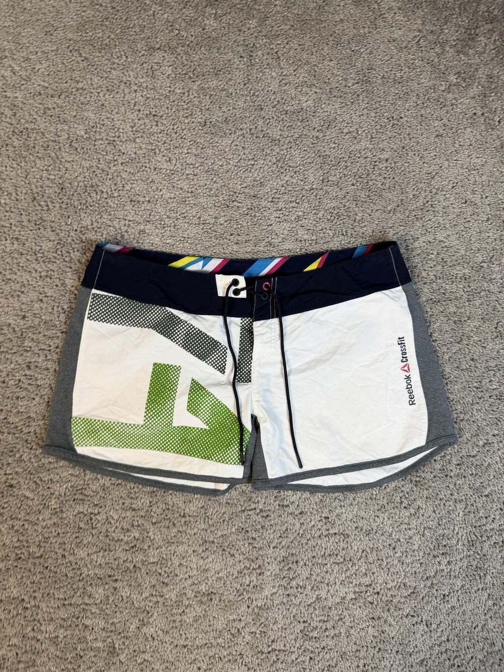 Reebok Shorts Womens M White Athletic CrossFit 4 In Inseam Drawstring Lined